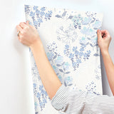 4122-27017 Cultivate Blue Springtime Blooms Wallpaper