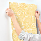 4135-72715 Idalia Yellow Floral Flamingo Wallpaper