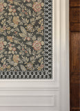 4148-14504 Scalloped Ribbon Black Trim Wall Border