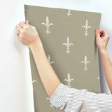 KT2195 Fleur De Lis Glint Cream Wallpaper