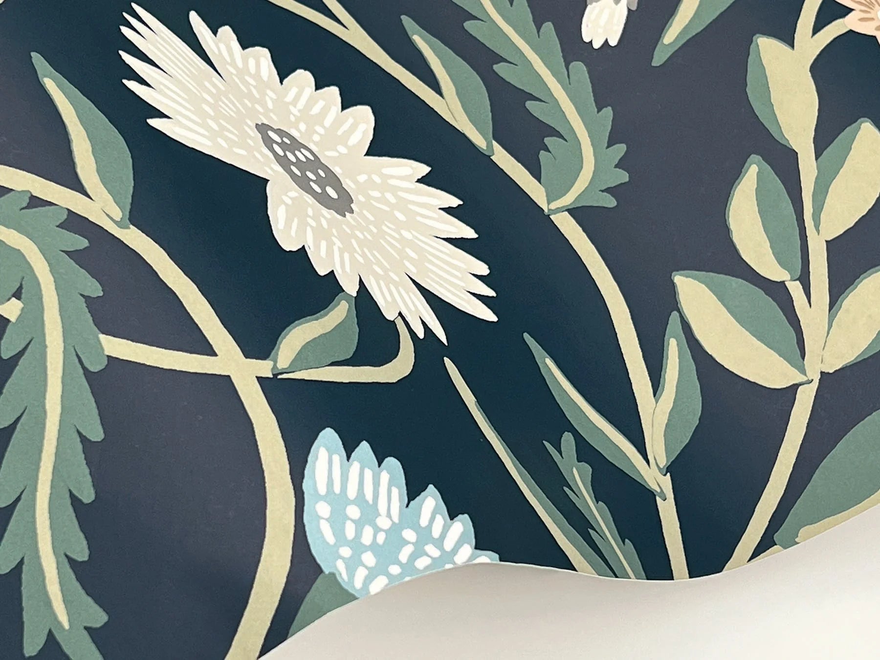 Rifle Paper Co. Aster Wallpaper - Thumbnail 4