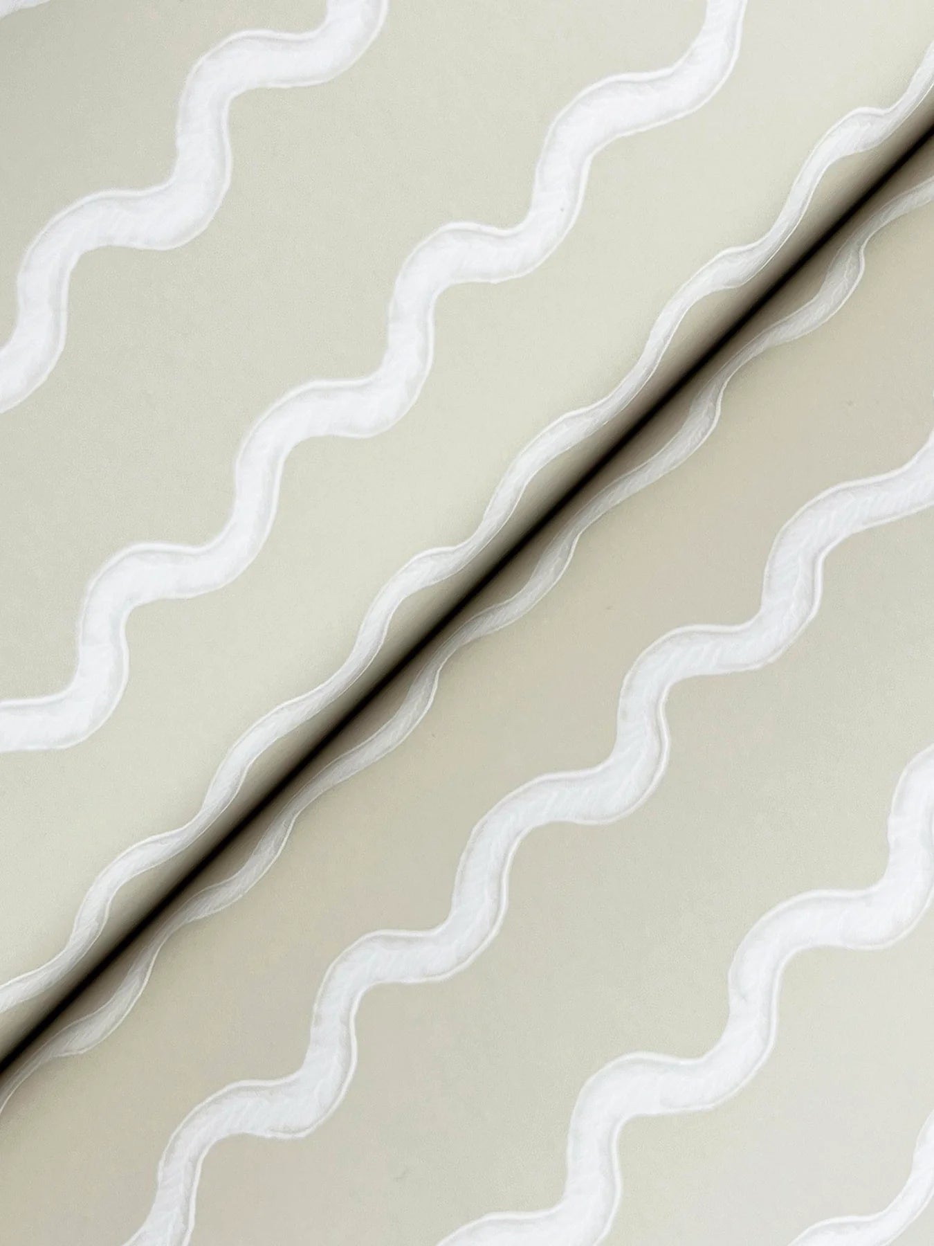 Rifle Paper Co. Rickrack Linen Wallpaper - Thumbnail 3