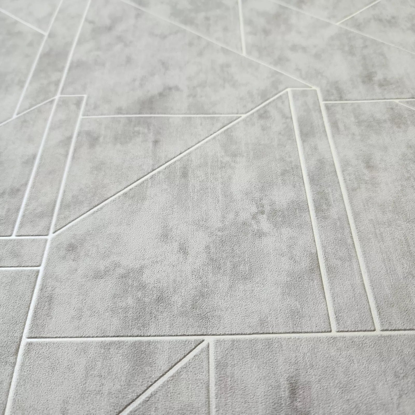 WM39118301 Geometric matt pebble gray silver metallic lines