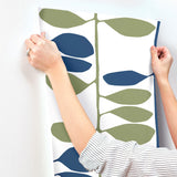 ZM2801 Sculpted Vines Alpinуe Ultramarine Wallpaper