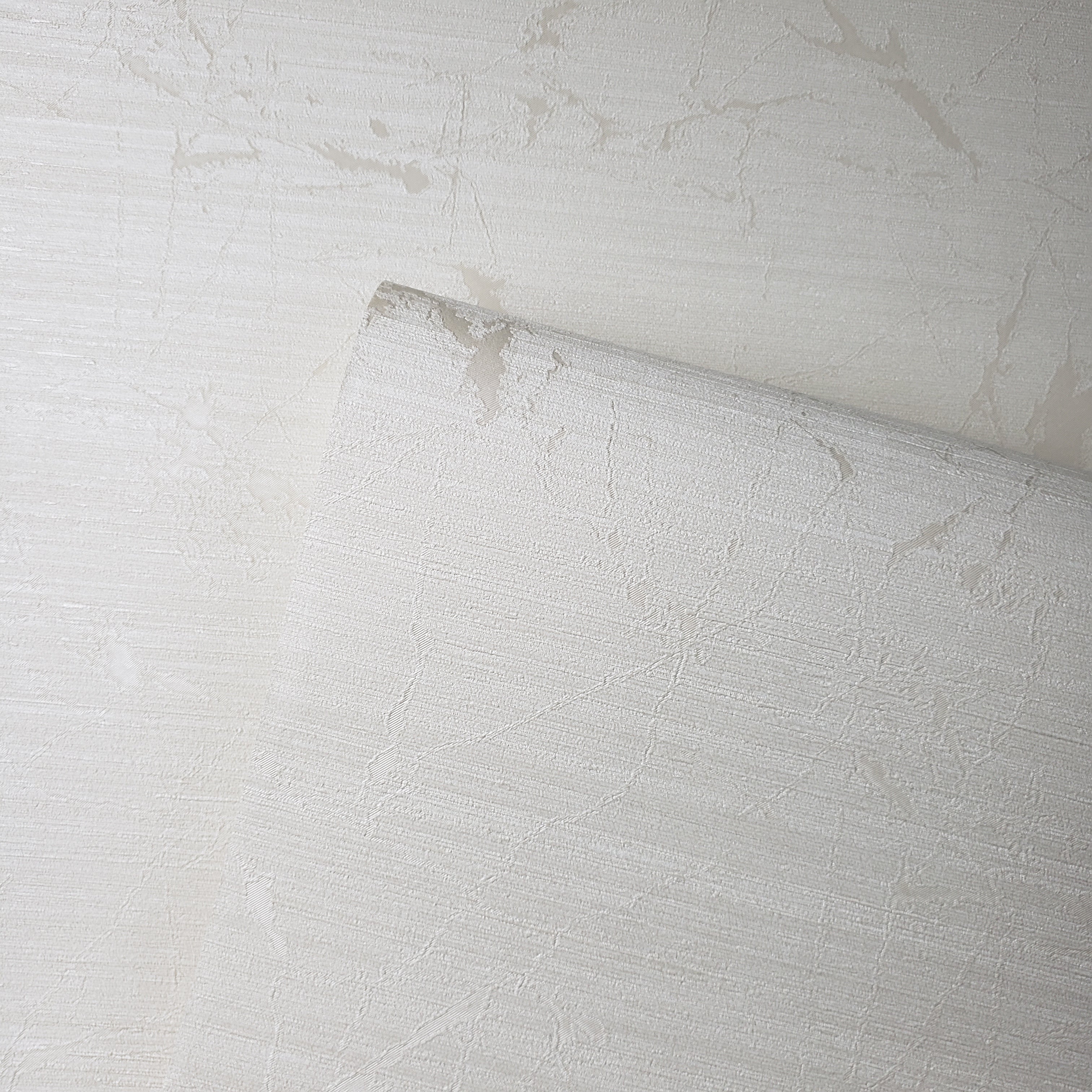 Carrara Plain Wallpaper Parchment Cream Off White - M0634