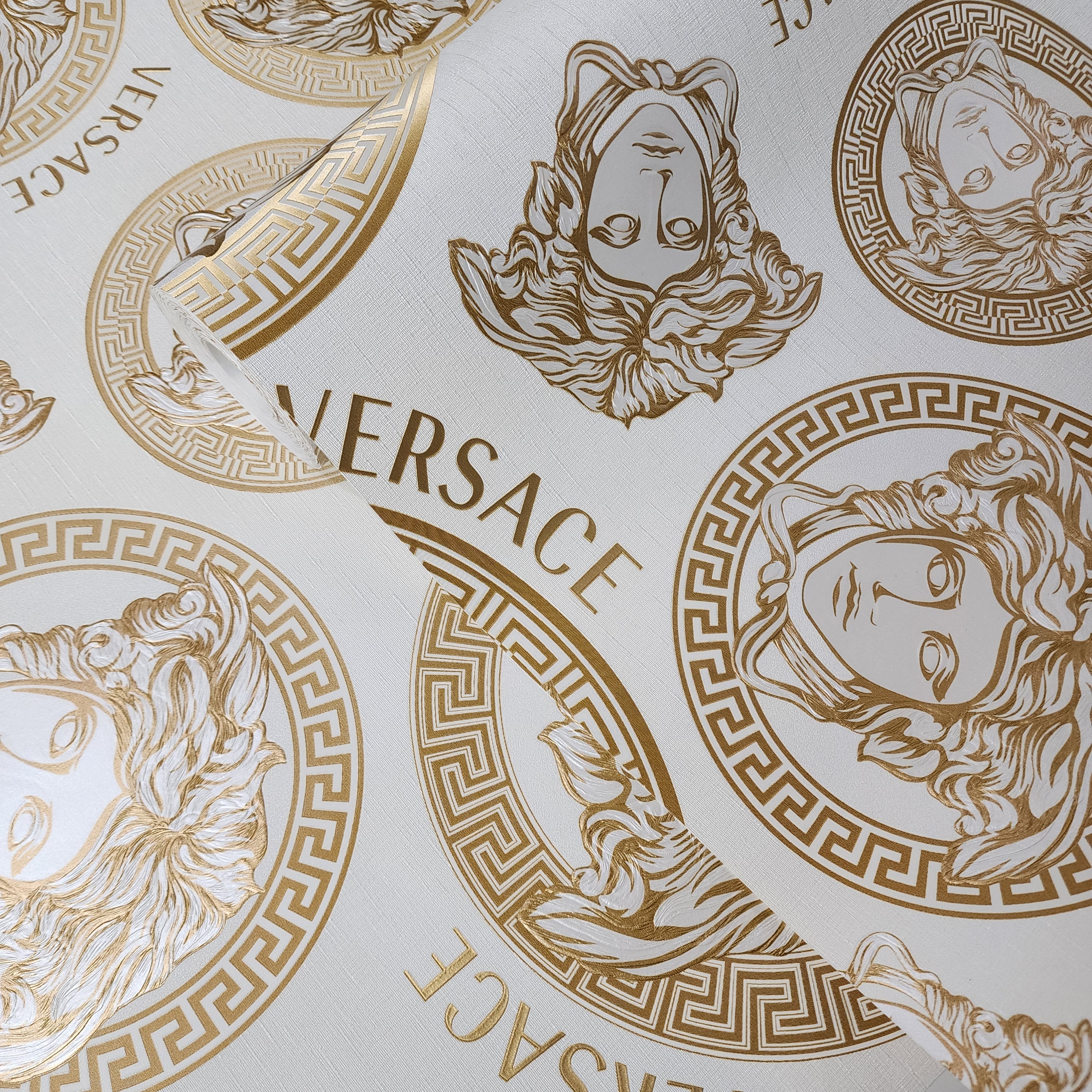 93522-2 Medusa Greek Key Metallic Gold Versace Border